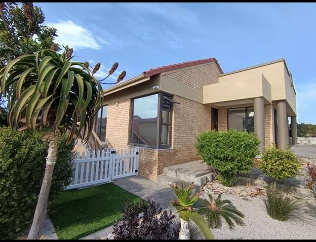 2 BEDROOM TOWNHOUSE FOR SALE IN SEEMEEU PARK